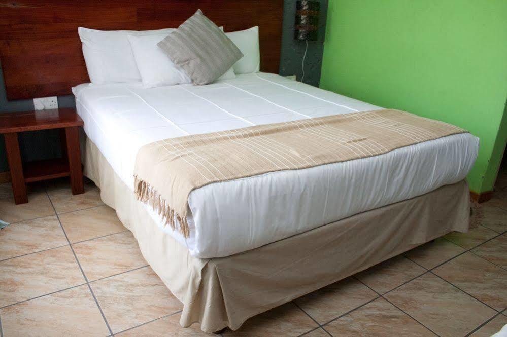 Rivernest Boutique Cottages Maun ภายนอก รูปภาพ